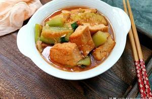 三伏天，這道菜我們家經常吃，簡單燒一燒，鮮美至極，比肉還搶手