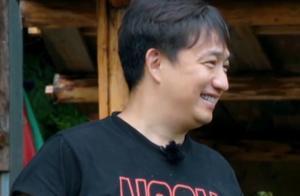 蘑菇屋來了12位嘉賓，一共做了23道菜，黃磊卻全程都在笑