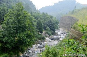 峨眉山低山之旅免門票、看那山、那水、還有品美食！