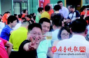 青島嶗山啤酒城迎開門紅！免門票政策吸引不少遊客入城休閒，城內年輕人增加