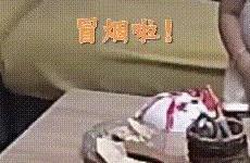 親爹"縱火跑了"，5歲女兒淡定出手，還被親媽曝光了