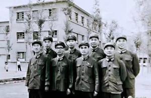 《照片的故事》既是領導，又視為兄長