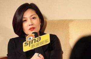 她是李詠的妻子，她更是她自己
