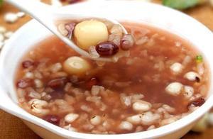 夏天多喝薏米粥：可以消腫利濕、保護心臟