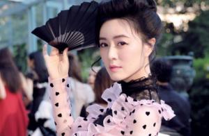 她曾是收視女王，嫁入豪門「繼承遺產」，如今43歲美如少女