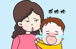 為啥孩子一出門就「求抱抱」, 是累還是懶？家長別誤解了孩子