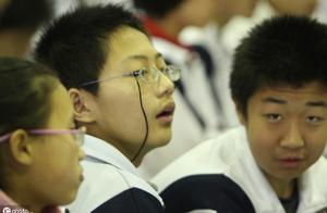 關於孩子視力的10個真相，爸媽要警惕，變成高度近視就後悔莫及了