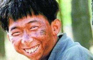 顏值低個子矮，"丑角專業戶"的他不僅妻子貌美，還擁有上億身家