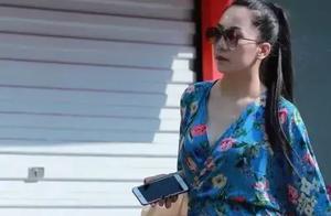 40多歲的女人勸你少穿2種「裝嫩裙」，學學閆妮，你會大有啟發