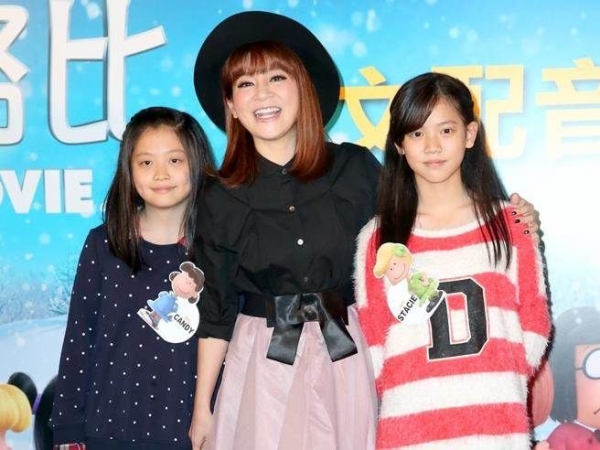 王彩樺邀16歲長女拍攝黃昺翔新歌 MV，母女同框飆舞令人驚嘆女大十八變！彩樺姊：讓女兒順勢出道！