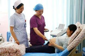 孕婦懷上三胞胎，堅持都生下來，得知寶寶性別後，爸爸愁壞了