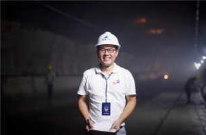 他的工作地點在錢塘江江面以下35米
