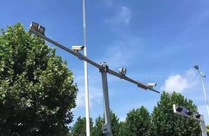 開車經過攝像頭時，為何總被閃一下？看完終於明白了