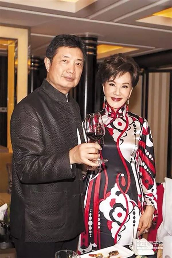 她慘被離婚、兒子癌症過世，68歲凍齡活出少女人生！