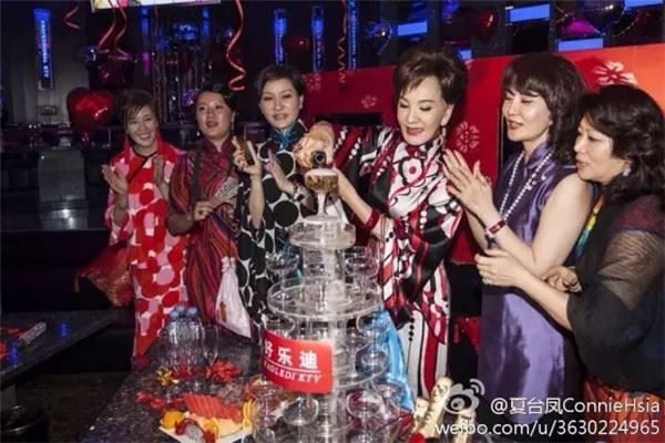 她慘被離婚、兒子癌症過世，68歲凍齡活出少女人生！