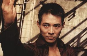 李連杰攜57歲妻子去青海祈福，利智被贊保養得當，不像夫妻像父女