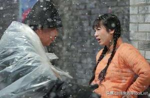 她挺著孕肚被拋棄，憑著智慧經營酒館，最終活成了大女主