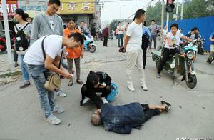 本是好心卻反被訛？遇到倒地老人，你是選擇良知還是避害