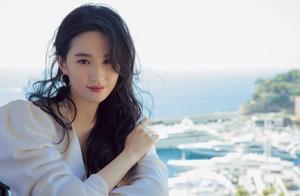 一直以為劉亦菲雲淡風輕，沒想到她認真起來，居然這麼美