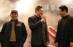 李安《臥虎藏龍》最先找的是李連杰。周潤發厲害。章子怡拿臉撞牆