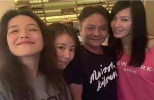 林心如再與舒淇聚會，躲在她身後只露半臉，素顏出鏡顯憔悴