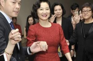 素顏狀態下的林青霞，老態非常明顯，但優雅老去很真實啊