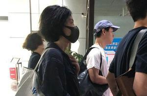 王菲親口承認要出新專輯，謝霆鋒養「新寵」解憂