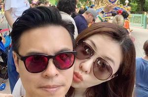 熊黛林與郭可頌逛街，被老公鞍前馬後伺候，宛如女王出巡一般
