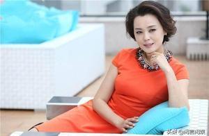 她是多才多藝的美女，8次演主角都不火，如今42歲演李現後媽走紅