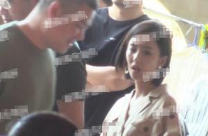 佟麗婭岳雲鵬私下再相聚，二人同桌吃飯，小嶽嶽眼神全程不離女神