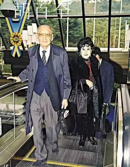 「當小三生6子」70歲仍無名分兒女疏遠 整型上癮「素顏嚇跑小偷」今83歲遇真愛！