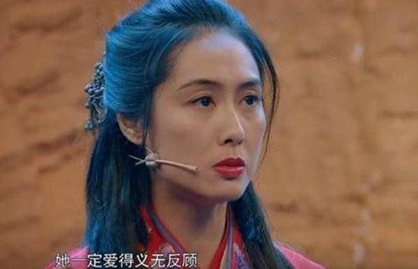 拆穿假「凍齡女神」！趙雅芝滿臉皺紋、溫碧霞粉底超厚、朱茵臉都垮了、黎姿僵到不會笑！