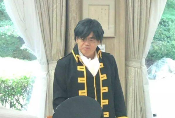 日本主播因報導縣知事Cosplay時笑場向大眾謝罪，嚴格訓練過都忍不住了