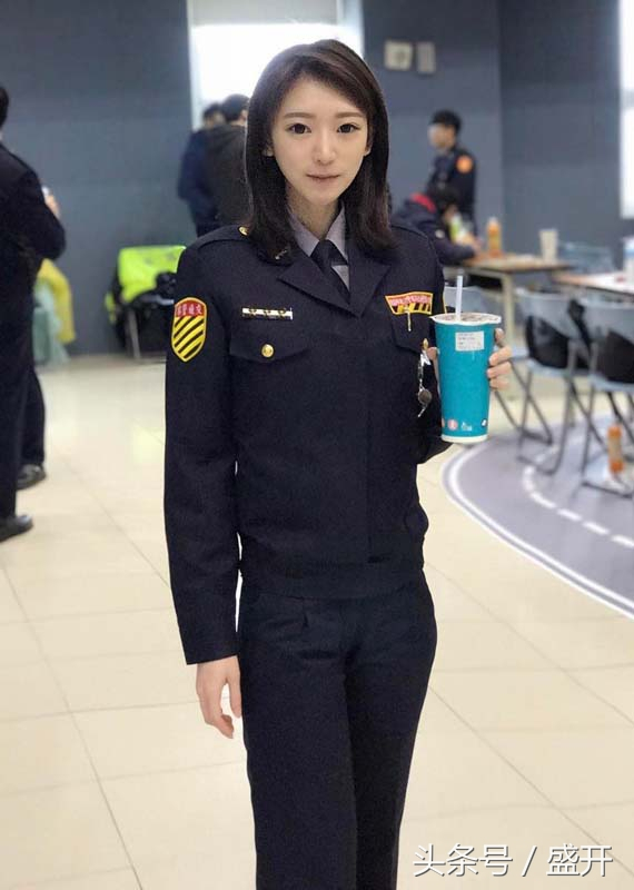 桃園平鎮正妹交通警察Angel Lin，生活照超犯規身材讓人驚呆！