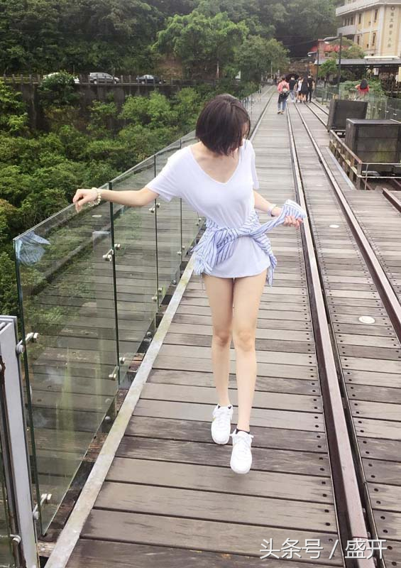 桃園平鎮正妹交通警察Angel Lin，生活照超犯規身材讓人驚呆！