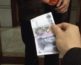 妹子明知道我叫她出門游泳卻不穿泳衣，這結果後悔了吧！笑得我重複看了幾遍！