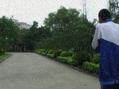 妹子明知道我叫她出門游泳卻不穿泳衣，這結果後悔了吧！笑得我重複看了幾遍！