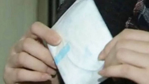 直銷集團「逼吃衛生棉喝洗面乳」她為愛救男友！戳穿真相那刻，男友也沒了！