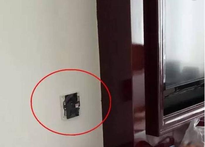 遊客住酒店時，為什麼要先拔電視機插頭，不知情的可以看看！