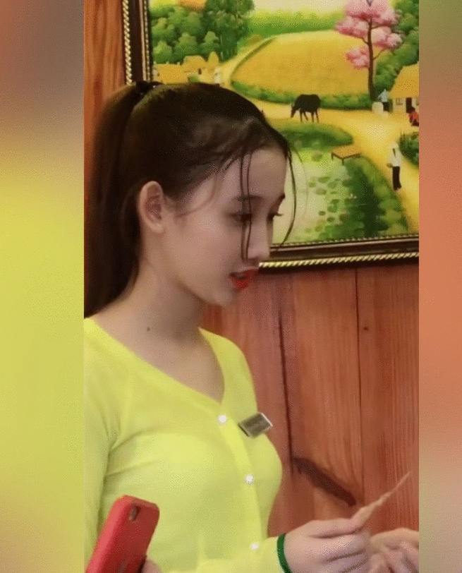 男子越南旅遊, 看到服務員美多給100元當小費, 結局太逗了！