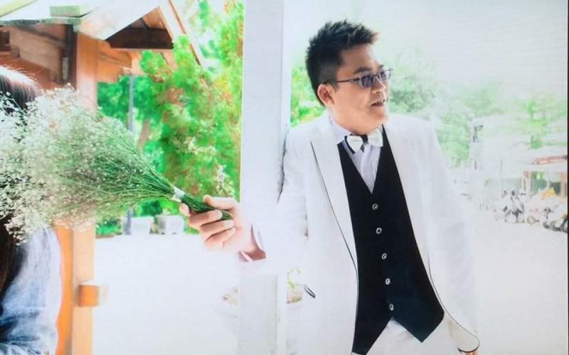 搗蛋老公拍婚紗，被攝影師的瞬間補捉竟神似大咖明星？？