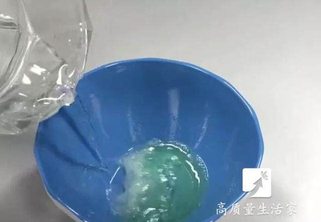 花露水在國外都賣到脫銷，原來它有這4個妙用，家庭主婦都誇好！