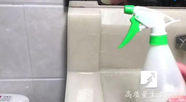 花露水在國外都賣到脫銷，原來它有這4個妙用，家庭主婦都誇好！