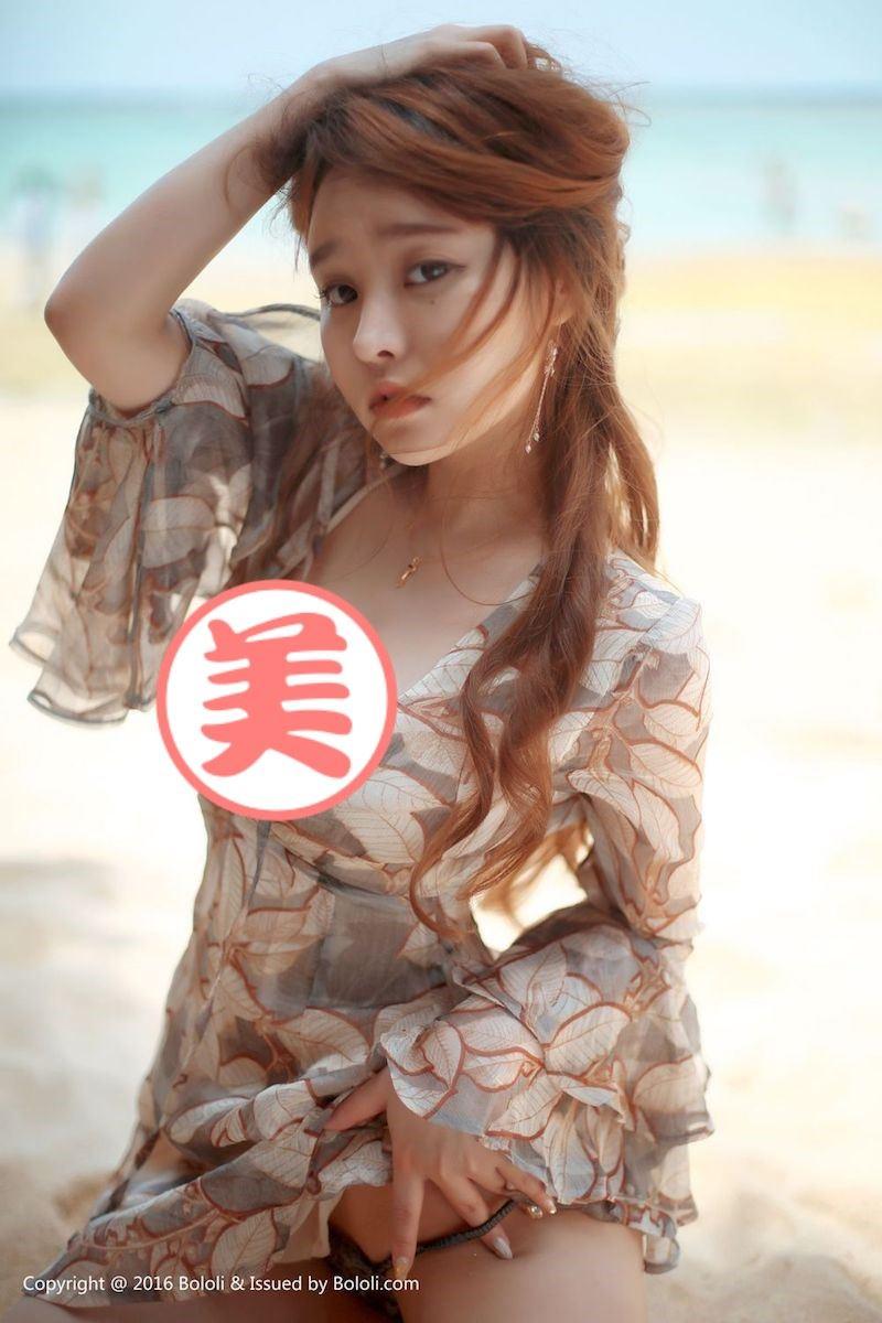日系劍道服少女「柳侑綺」邀你喝茶，渾圓雪白的半露曲線，看來喝的是奶茶！