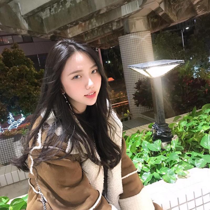 正妹美甲師「奈奈」誘人美體又更性感了，高顏值配上火辣身材真的讓人無法招架！