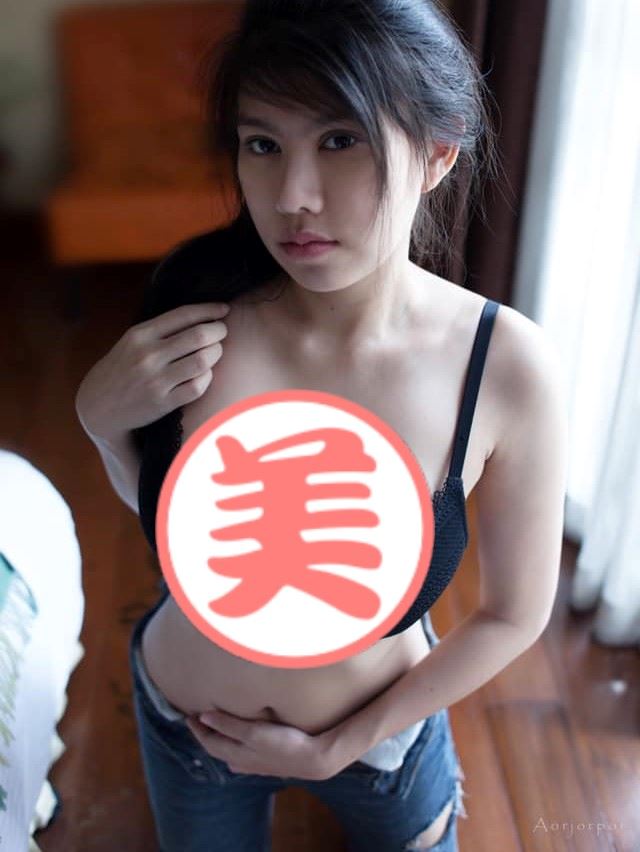 吃紅蘿蔔囉！火辣小廚娘「Arisa」大秀性感才藝，各種誘人吃法讓粉絲也想把她吃掉！