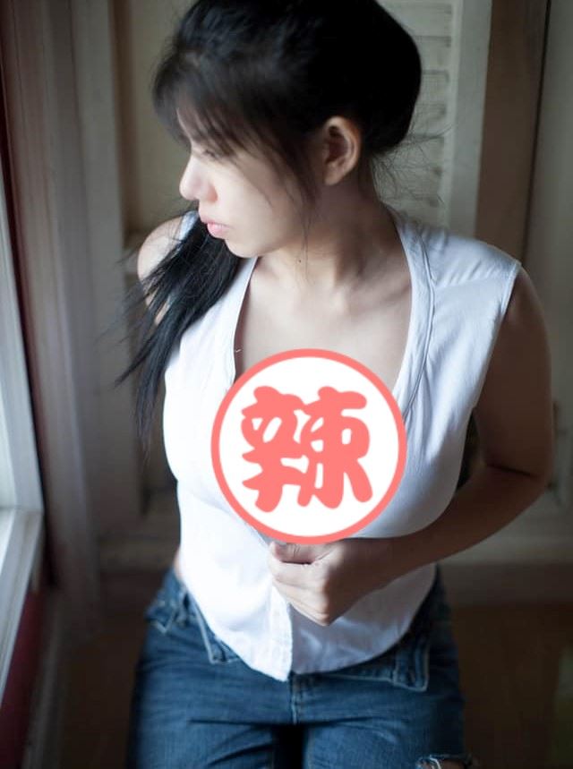 吃紅蘿蔔囉！火辣小廚娘「Arisa」大秀性感才藝，各種誘人吃法讓粉絲也想把她吃掉！