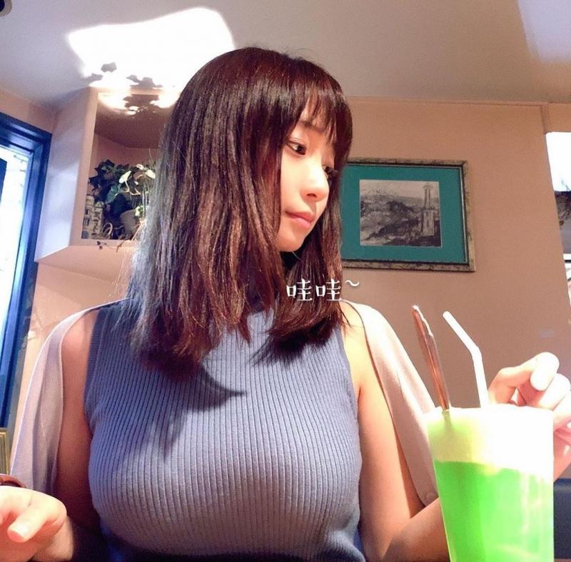 在coffee店遇到波霸，這個視角看看得我好害羞