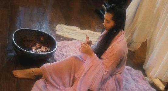 王祖賢近照曝光，沒想到曾經的絕美玉女如今竟變成這樣，網友：這幾年他究竟經歷了什麼？