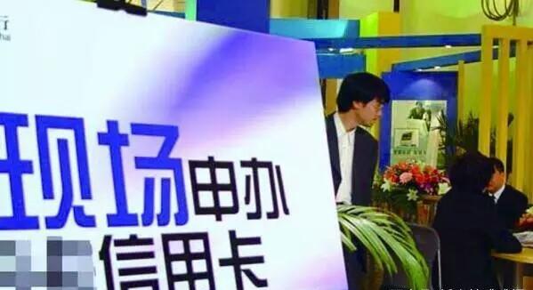 爸生病我取錢給他治病，老婆：存款都給我弟買房了，沒來及告訴你